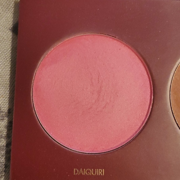 Makeup - Picture 4 of 5